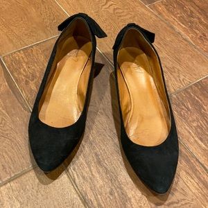 Black kitten heels